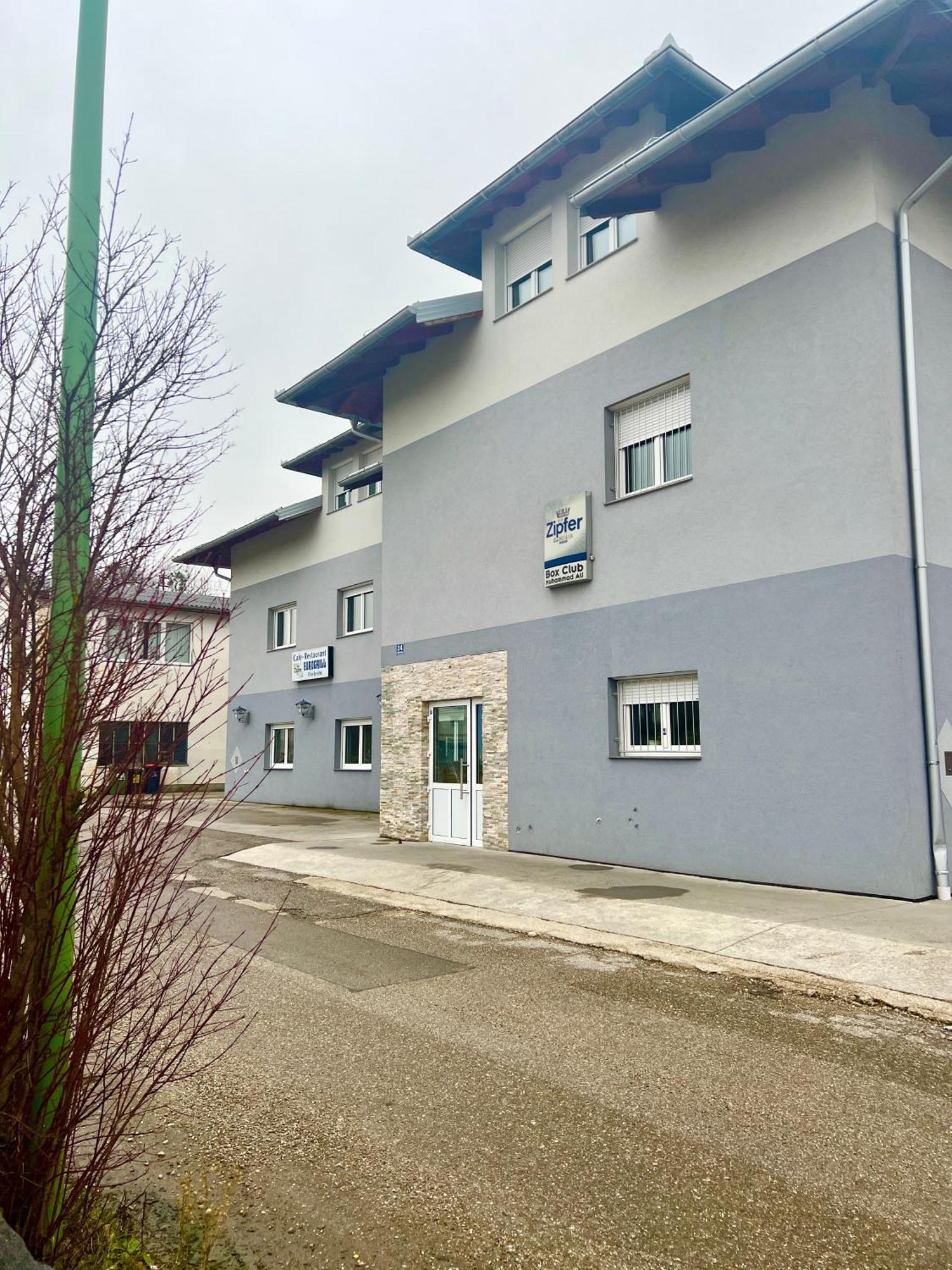 Eurogrill Attnang Apartment Exterior photo